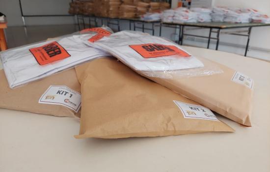 NUEVA ENTREGA DE GUARDAPOLVOS Y UTILES ESCOLARES